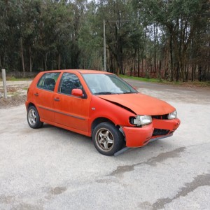 VOLKSWAGEN - POLO