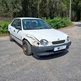 TOYOTA - COROLLA