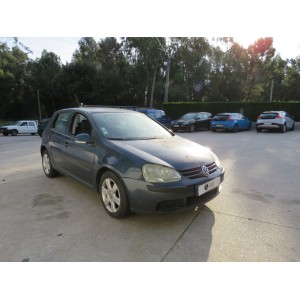 VOLKSWAGEN - GOLF V