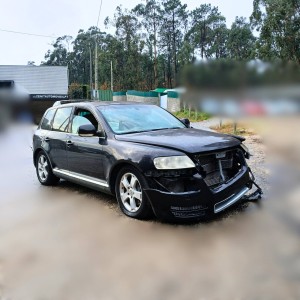 VOLKSWAGEN - TOUAREG